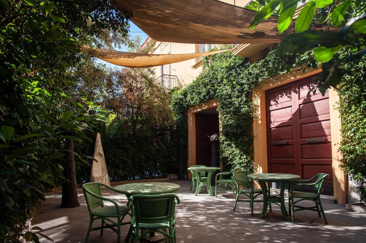 Atelier Inès Arts&suites Couette-café Naples